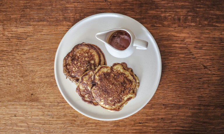 Fluffy and Crispy Buttermilk Pancakes