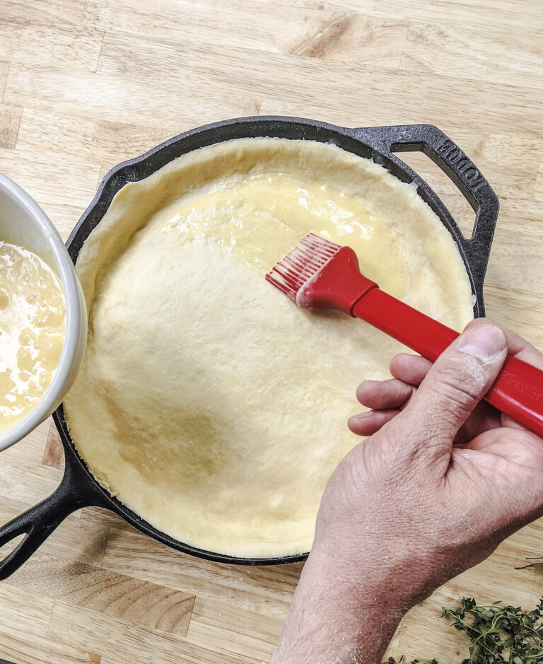 Egg wash on chicken pie crust