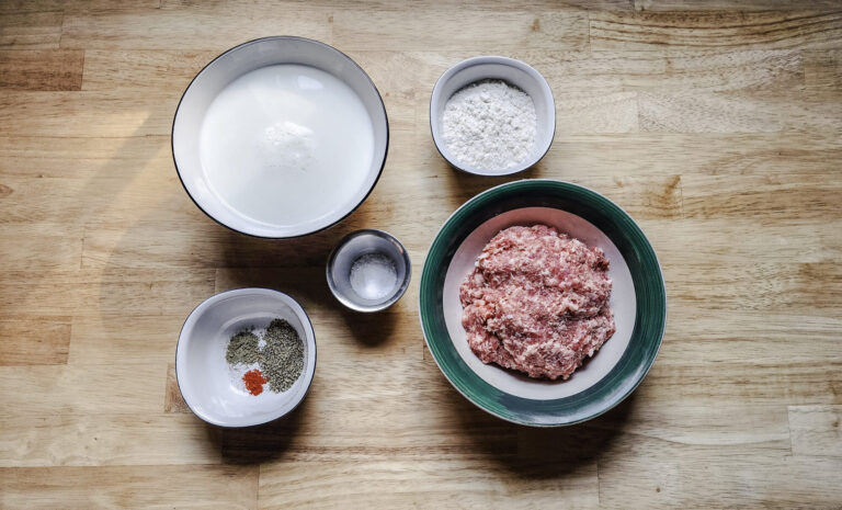 Country Style Sausage Gravy Ingredients