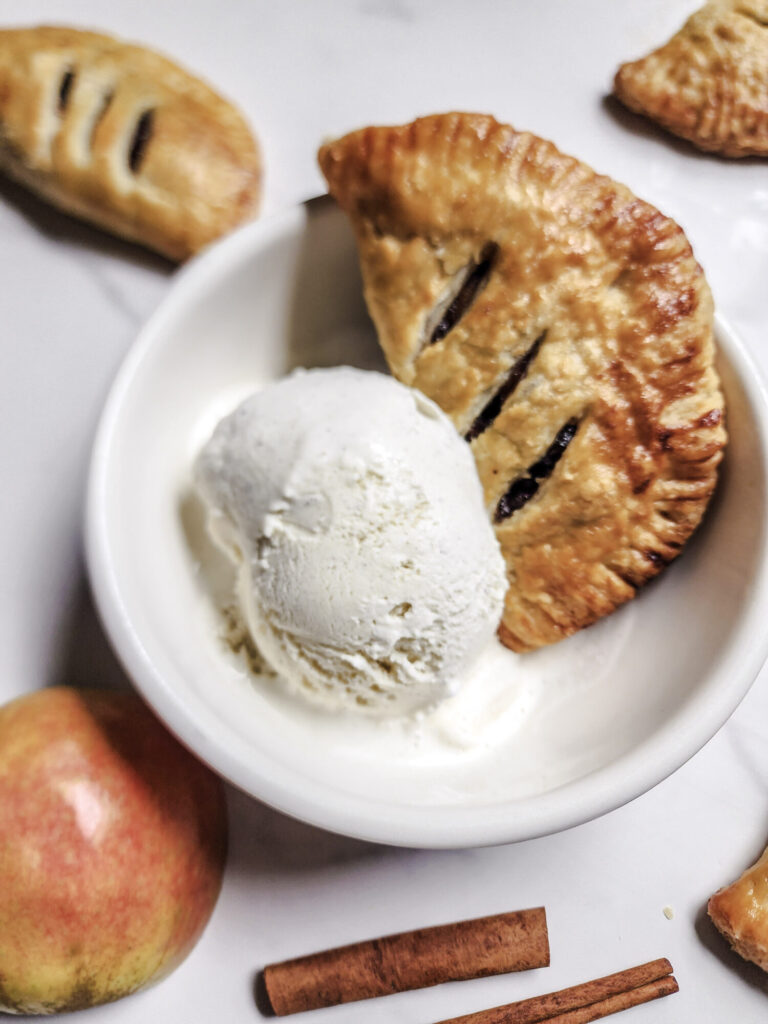 Vanilla Apple Pie with Vanilla Icecream