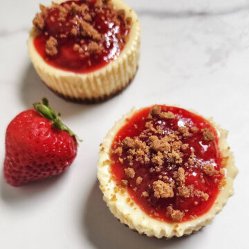 Mini Strawberry Cheesecakes