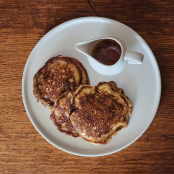 Fluffy and Crispy Buttermilk Pancakes