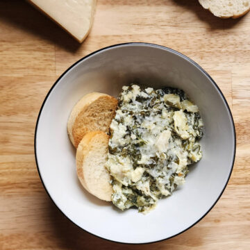 Easy Spinach Artichoke Dip